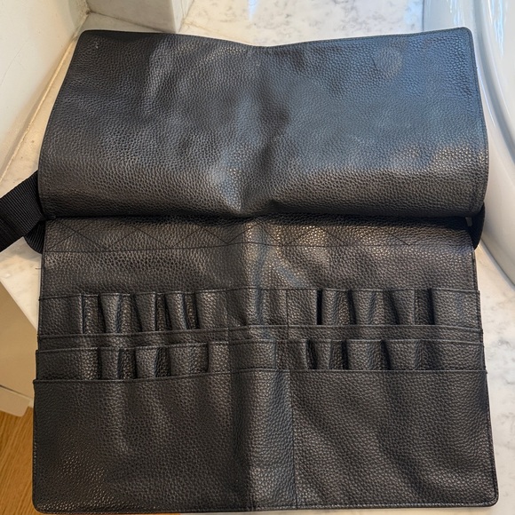 TRISH MCEVOY BEAUTY Professional Makeup Artist Tool Brush Belt - Picture 3 of 8